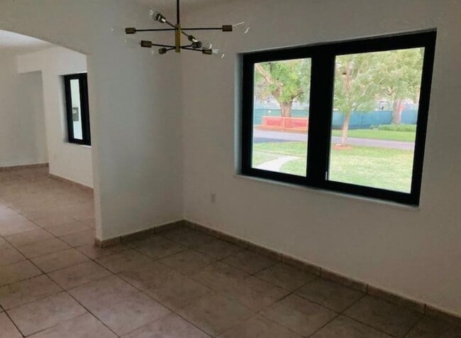 Photo - 607 Palermo Ave