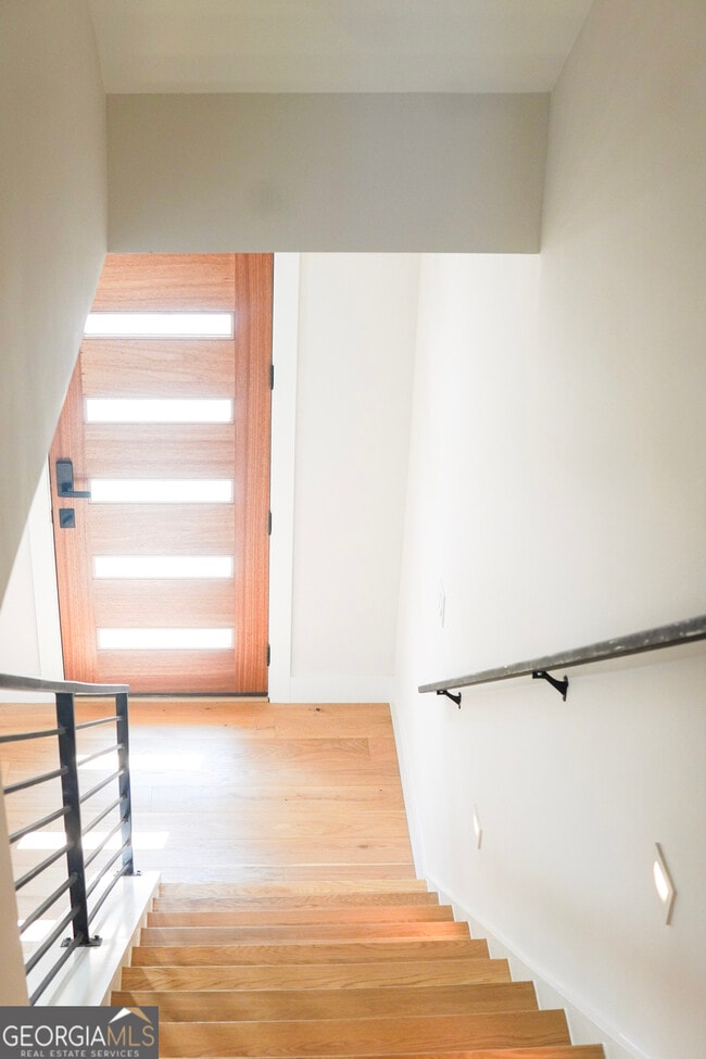 Photo - 68 Boulevard SE