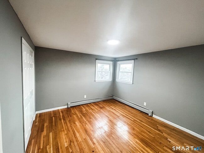 Photo - 1254 Reservoir Ave