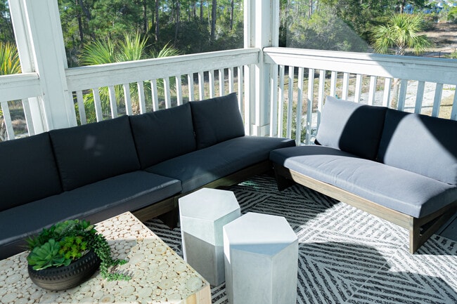 Photo - 6619 Carlinga Dr