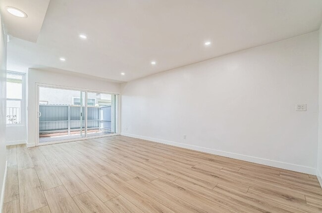 Photo - Embassy Terrace