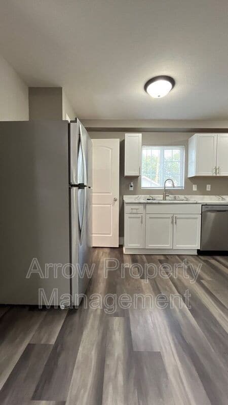 Photo - 900 Charleston St