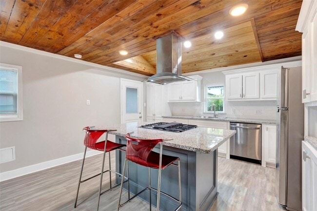 Building Photo - 618 Harvard St Rental