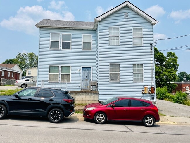 2 Bedroom Duplex within walking distance o... - 2 Bedroom Duplex within walking distance o... House