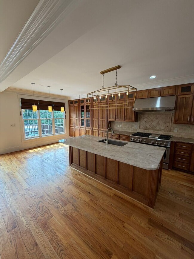 Photo - Spacious~Charming~Dilworth! 3800 SF 4 Beds 3.5 Baths