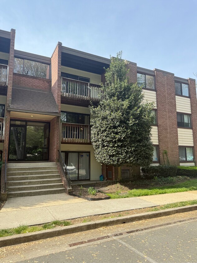 Photo - 3930-10305 Pender Dr (Fairfax, VA)