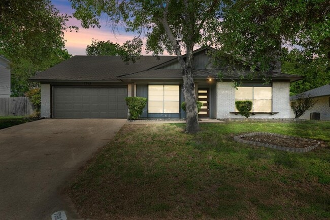Building Photo - 7302 Sevilla Dr