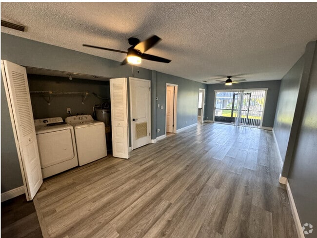 Building Photo - 313 Dirksen Dr Unit F3 Rental