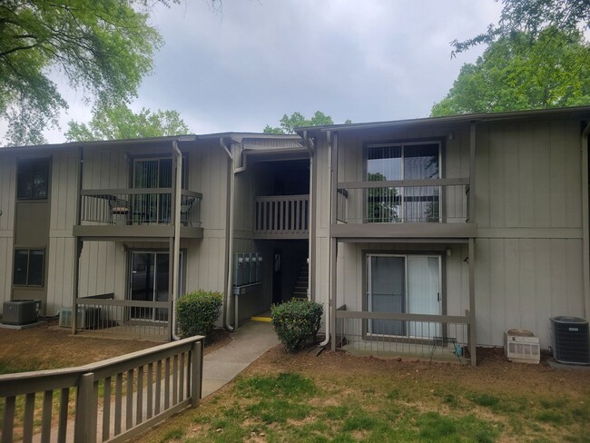 Upper level 1 bedroom/1 bath - Upper level 1 bedroom/1 bath Condo