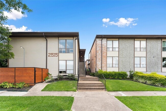 Building Photo - 2515 Shakespeare St Unit 4
