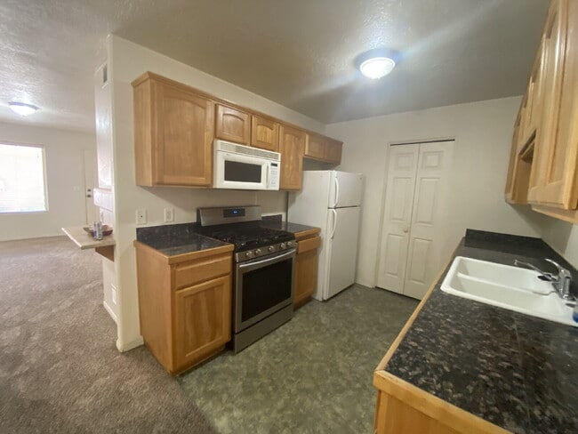 Photo - "2-Bedroom Condo in Saint George - Cozy Comfort with Modern Touches!" Unit 12