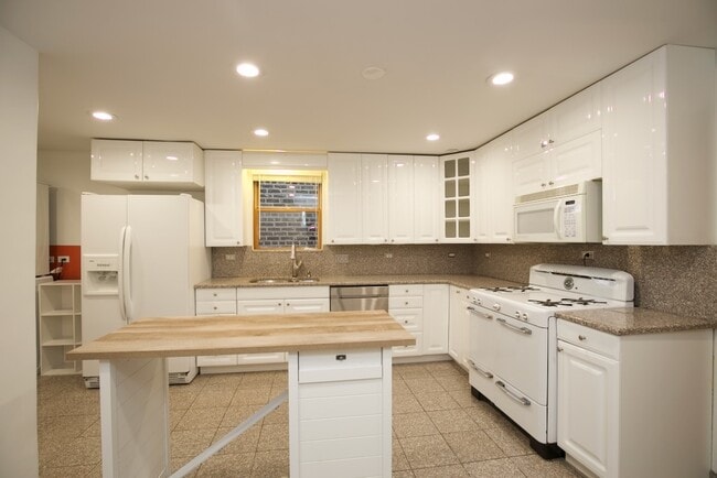 Photo - 2626 W Superior St Unit 3