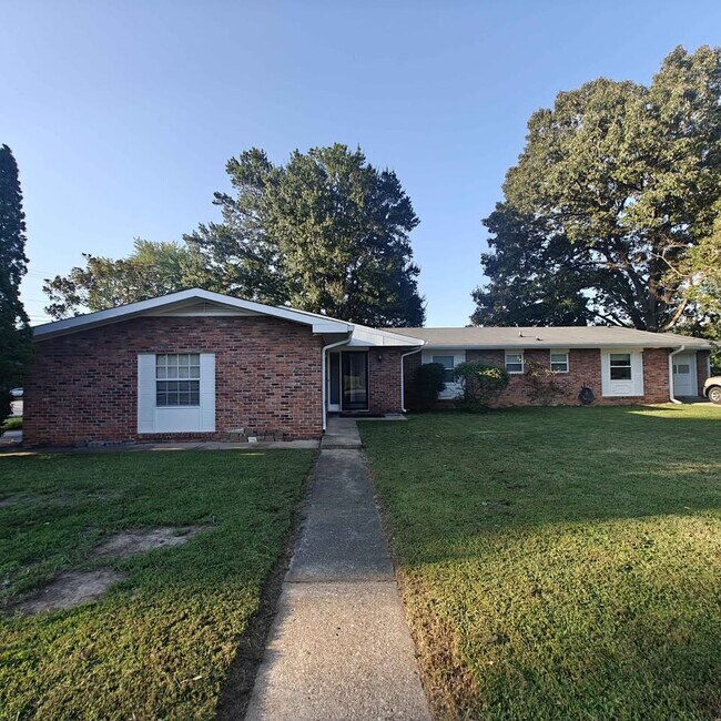 Building Photo - 4001 Lara Ln Unit A