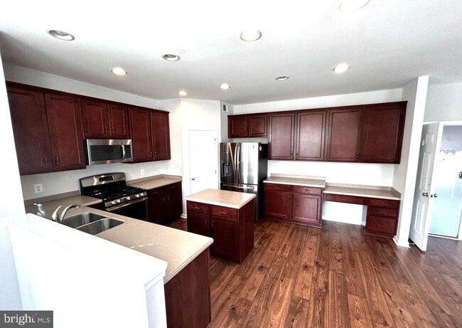Photo - 597 Homeplace Dr