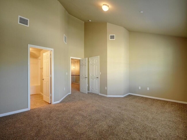 Photo - 1620 Bryant Dr Unit 1801