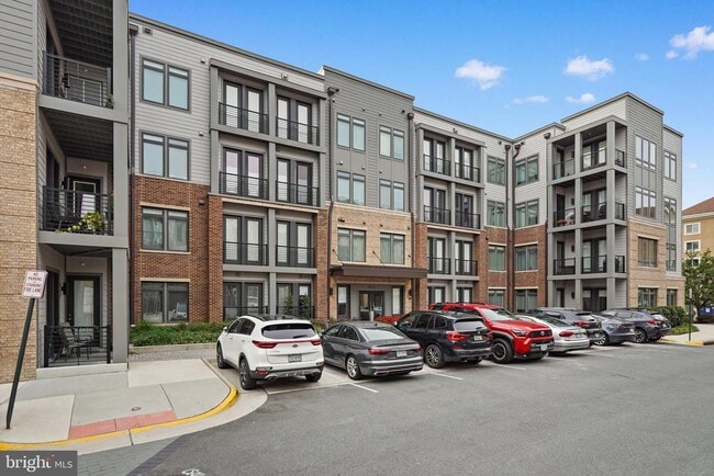 Building Photo - 1675 Bandit Loop Unit 107B Rental
