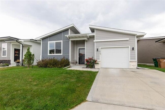 Building Photo - 1421 NE Little Beaver Dr Rental