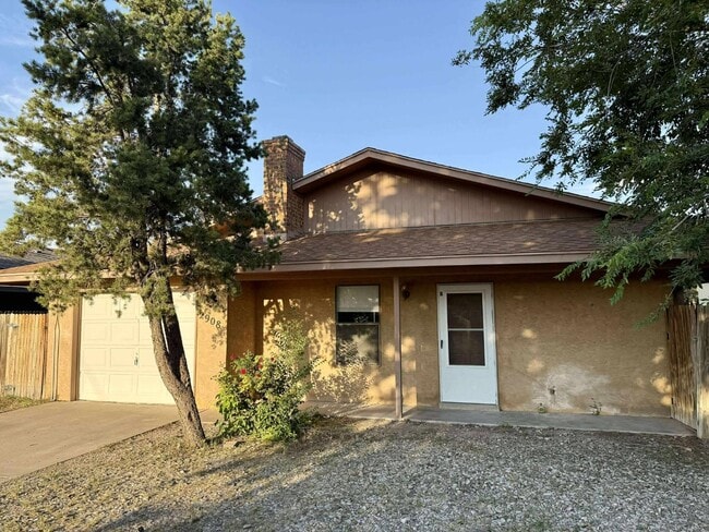 Building Photo - 2908 N Alhambra Dr Rental