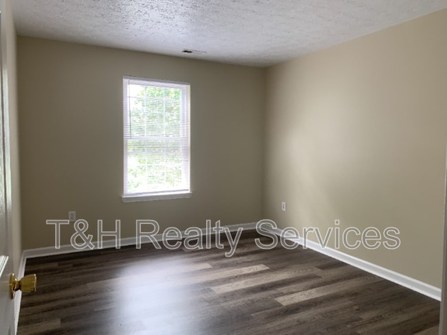 Photo - 7756 Mountain Stream Way