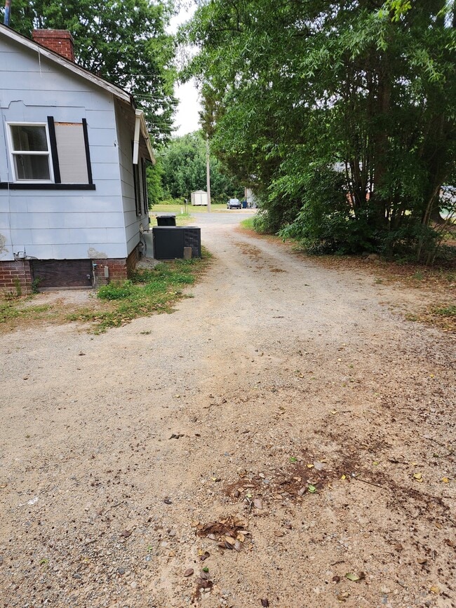 Photo - 715 W Rice St