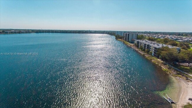 Building Photo - 110 Lake Emerald Dr Unit 403 Rental