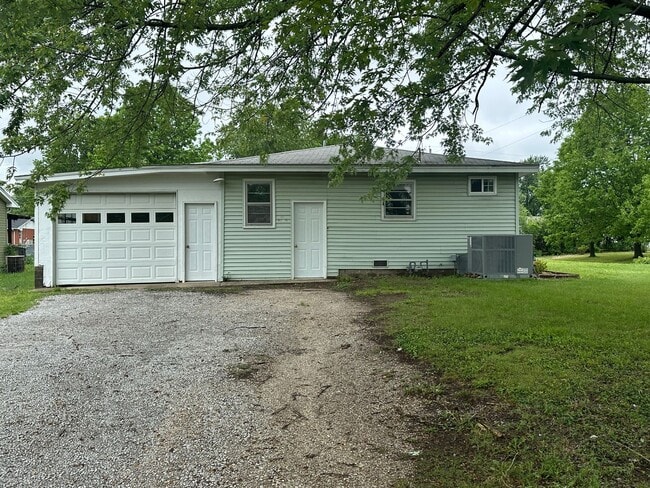 Photo - 3 BEDROOM 1 BATH IN JOPLIN-$1200 RENT-$1200 DEPOSIT