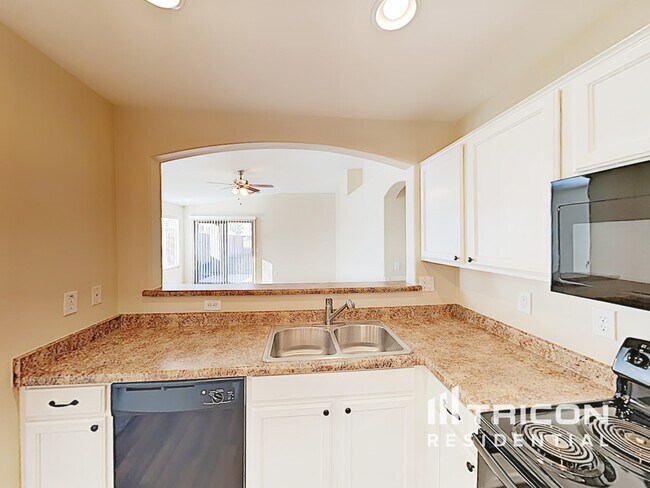 Photo - 30568 N Zircon Dr