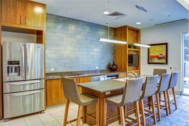 Photo - 302 Brazos St Unit S5-21