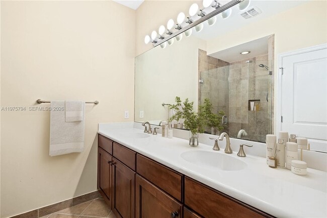 Photo - 8140 Cascada Isles Dr