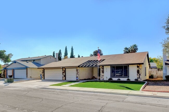 Photo - Fully Furnished, One Story, Near Strip, All Utilities Included with Flexible Lease Terms