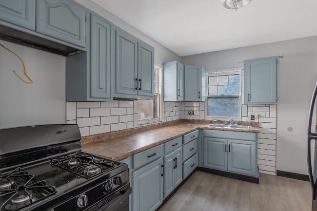 Photo - 720 Winton St