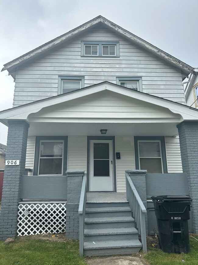 Building Photo - Cleveland single-family east side