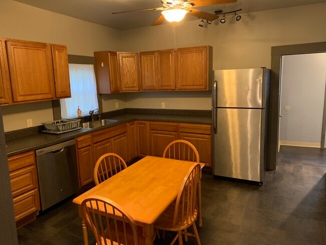 Photo - 81 Chapin St