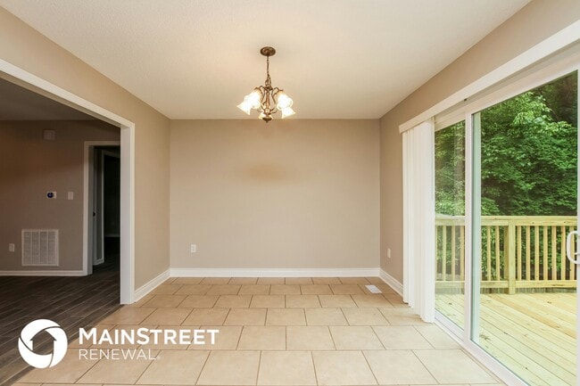 Photo - 709 Firecrest St SE