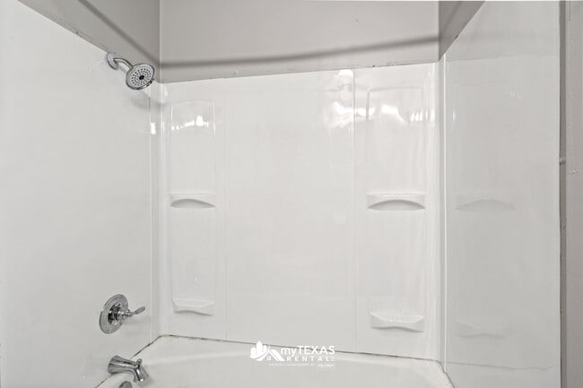 Photo - 403 Dogwood Ln