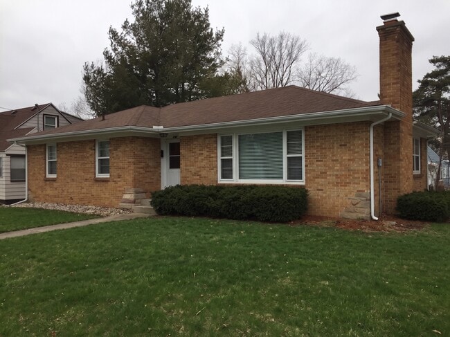 Photo - 719 Bristol Ave NW