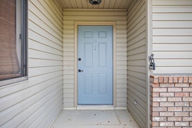 Photo - 429 Springwood Way