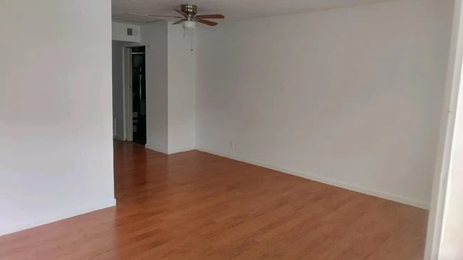 Photo - 10728 Tropic Dr