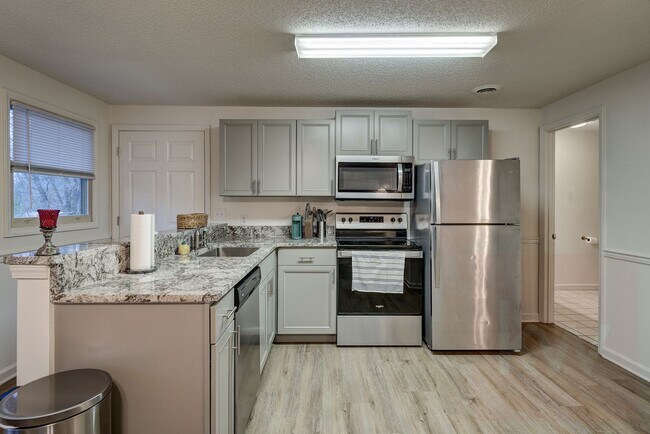 Photo - 1312 N Barton St Unit 2