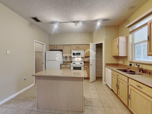 Photo - 138 Pine Isle Dr