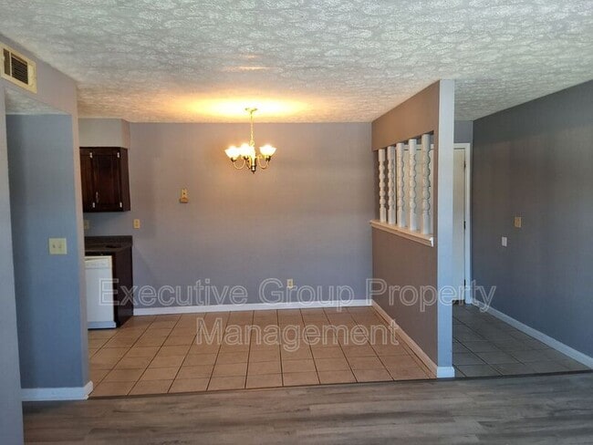 Photo - 365 Elmwood Dr