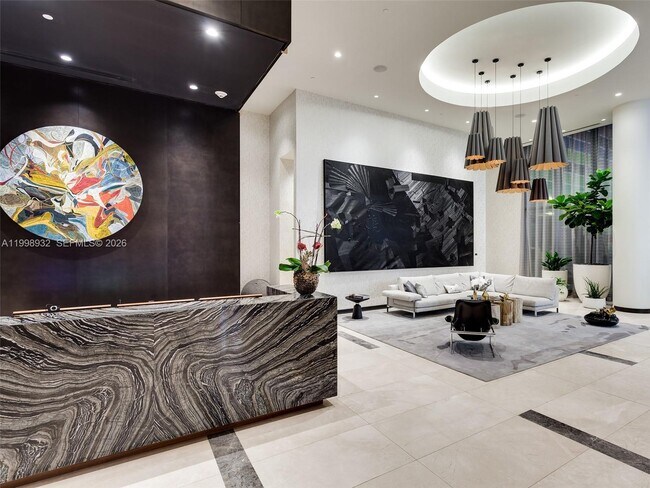 Building Photo - 55 SW 9th St Unit 4109