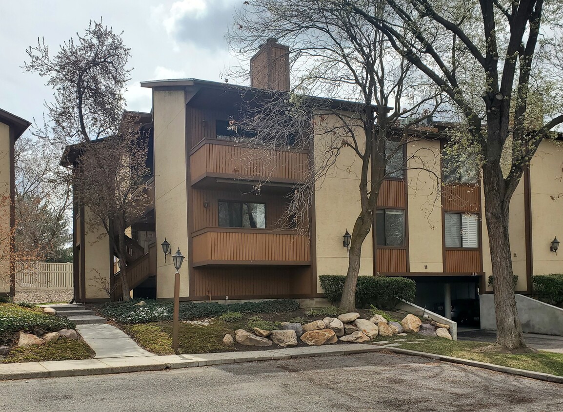 Photo - 1122 E Countrywoods Cir (Midvale, UT)
