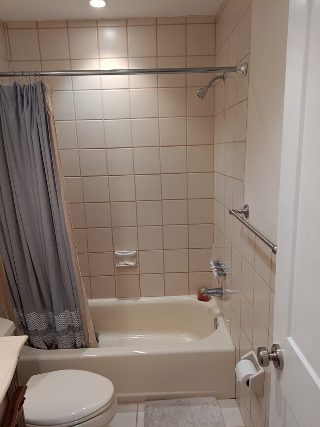 Photo - 1900 SW 23rd St Unit 1900