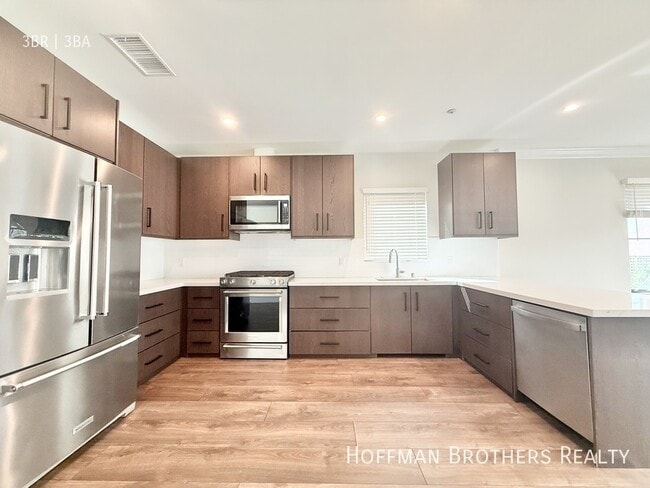 Photo - 1147 Beachwood Dr Unit 5