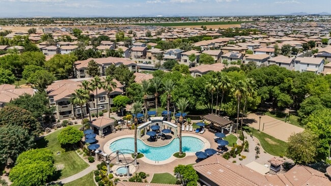 Building Photo - Versante Apartment Homes