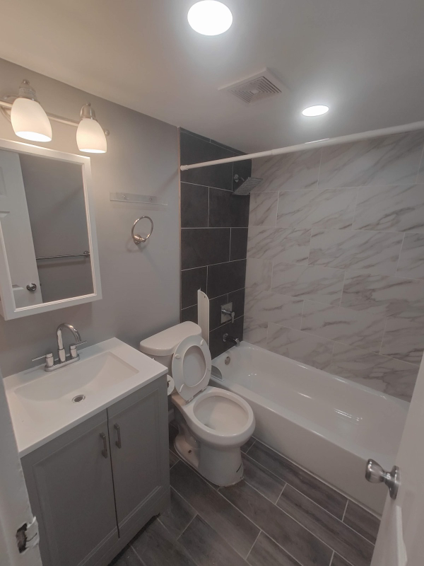 Building Photo - 831 Cedar Ave Rental