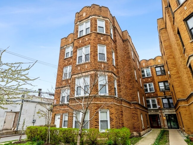 Building Photo - 6414 N Albany Ave Unit 3R Rental