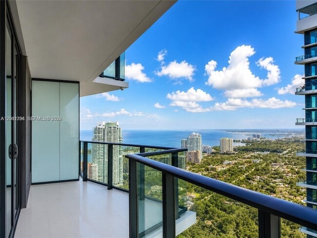 Building Photo - 1300 S Miami Ave Unit 3407