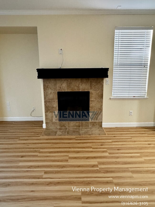 Photo - 829 Courtyards Loop